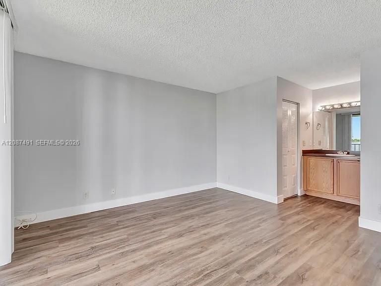 На продажу: $179,900 (1 спален, 1 ванн, 527 Квадратных фут)