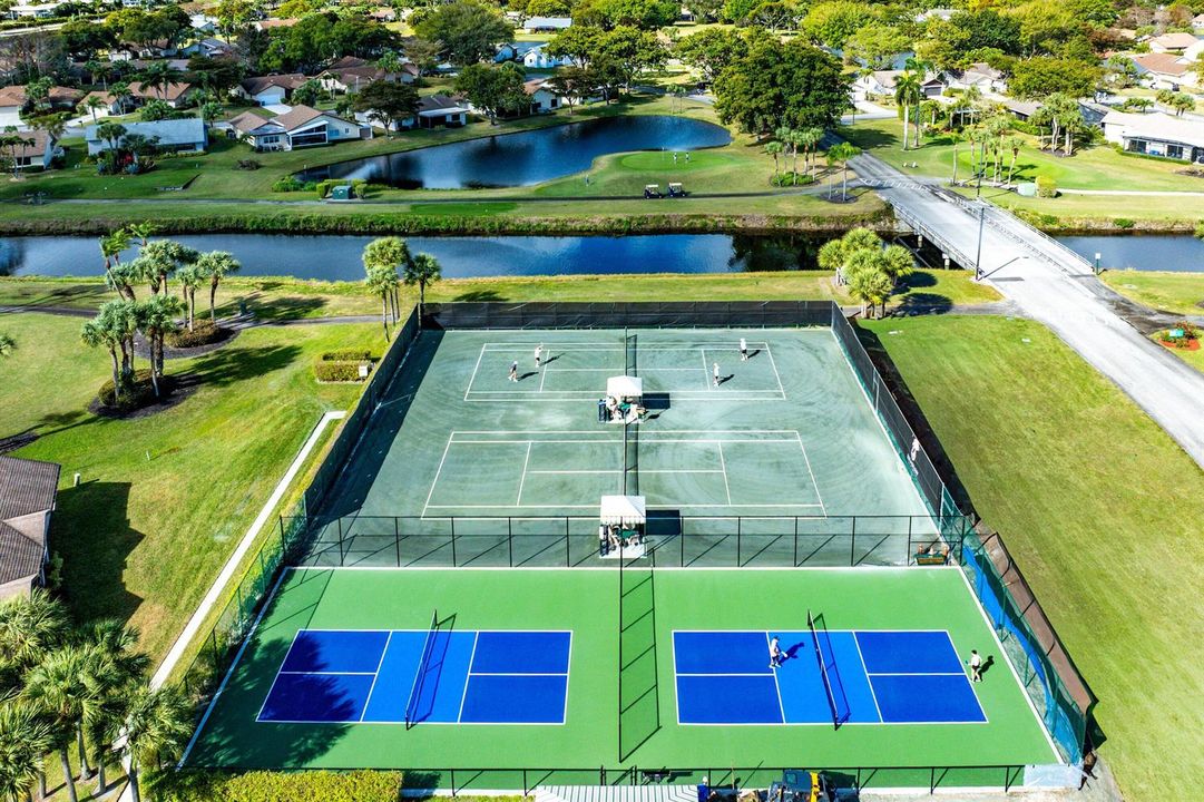 Country Club Pickleball & Tennis Courts