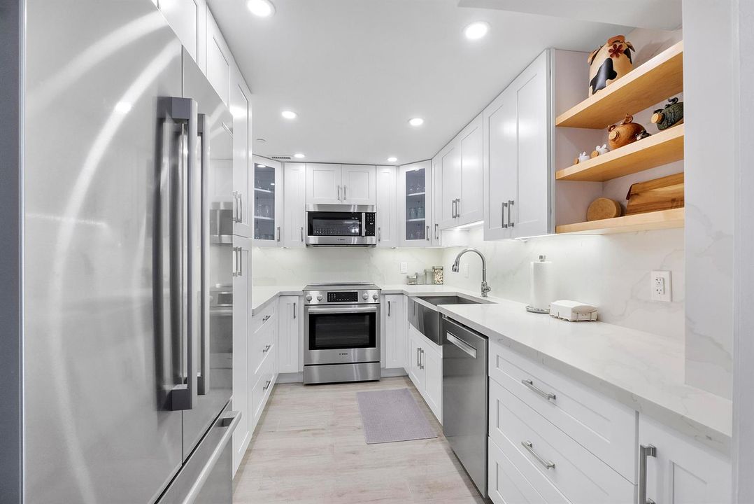 1900 S Ocean Blvd 14T_021