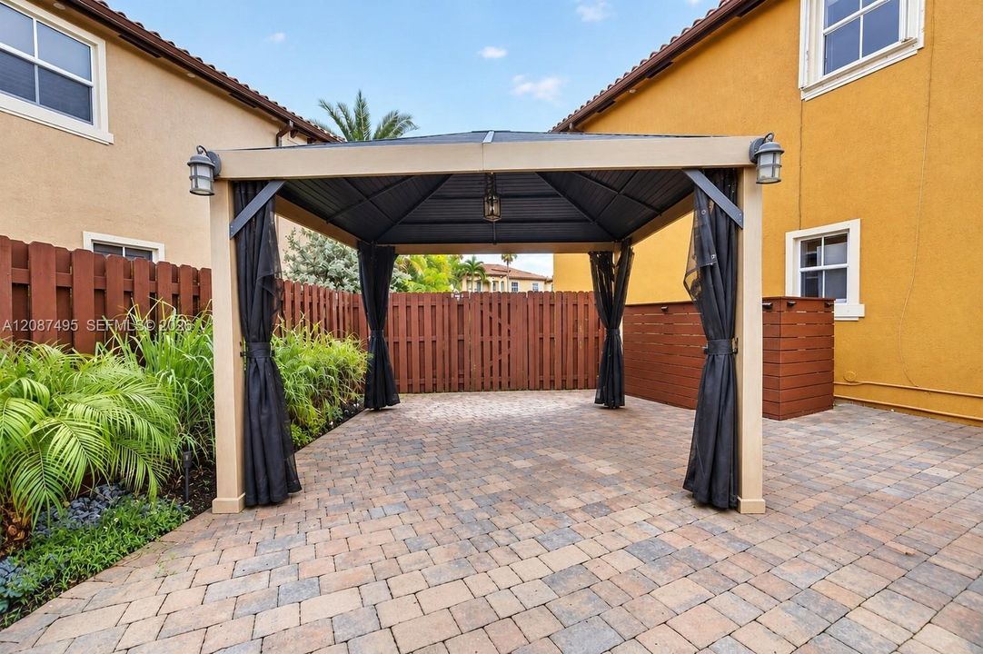 For Sale: $1,179,000 (5 beds, 4 baths, 3403 Square Feet)