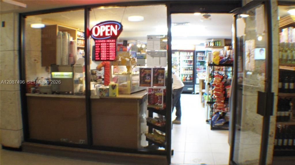 MINI MART