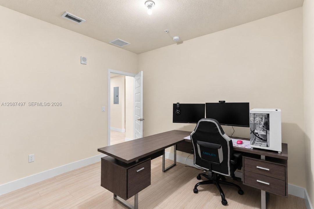 For Sale: $520,000 (3 beds, 2 baths, 1236 Square Feet)