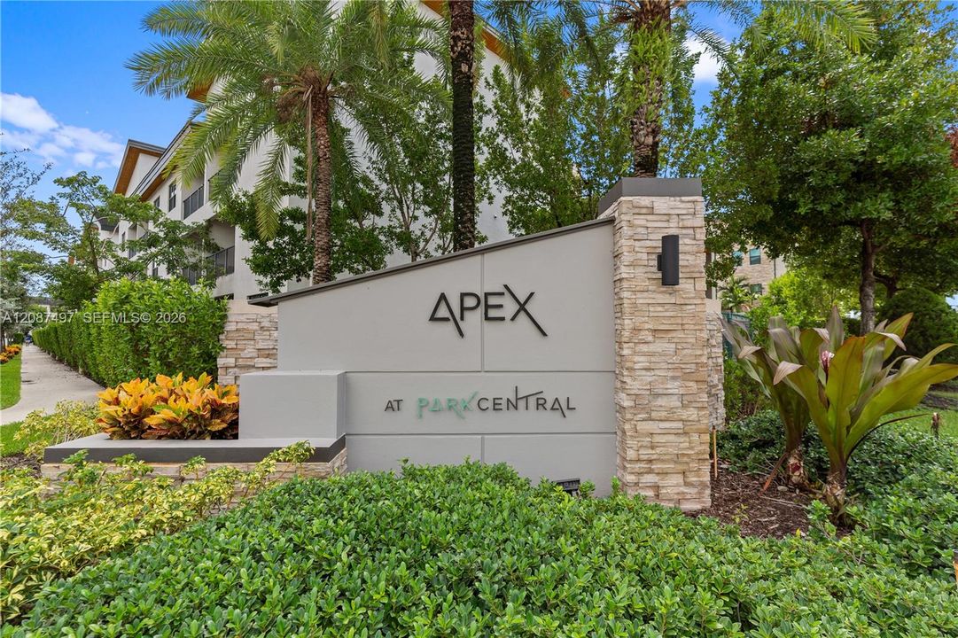 For Sale: $520,000 (3 beds, 2 baths, 1236 Square Feet)