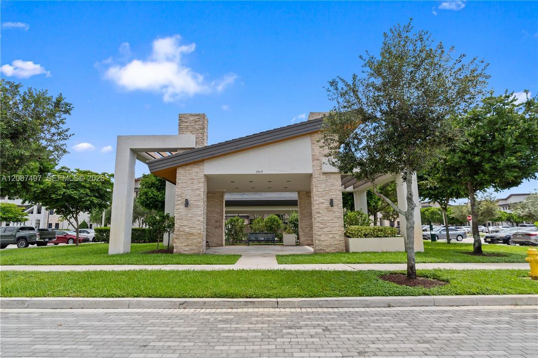 For Sale: $520,000 (3 beds, 2 baths, 1236 Square Feet)