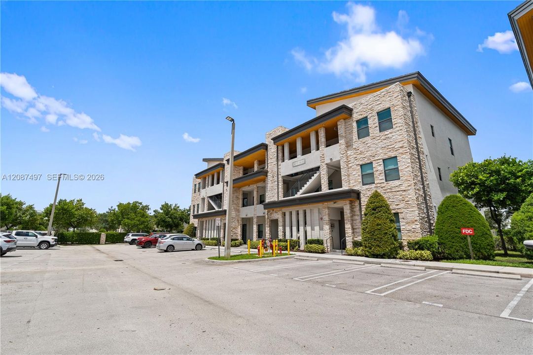 For Sale: $520,000 (3 beds, 2 baths, 1236 Square Feet)