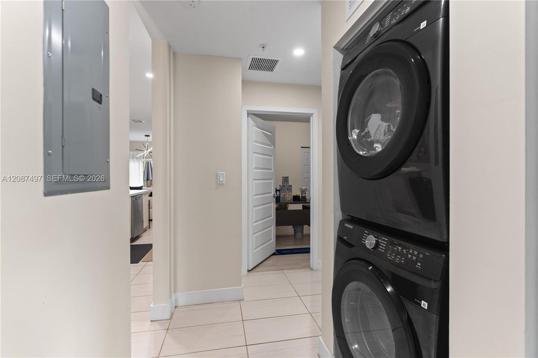 For Sale: $520,000 (3 beds, 2 baths, 1236 Square Feet)