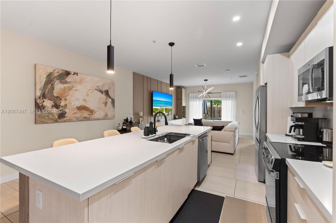 For Sale: $520,000 (3 beds, 2 baths, 1236 Square Feet)