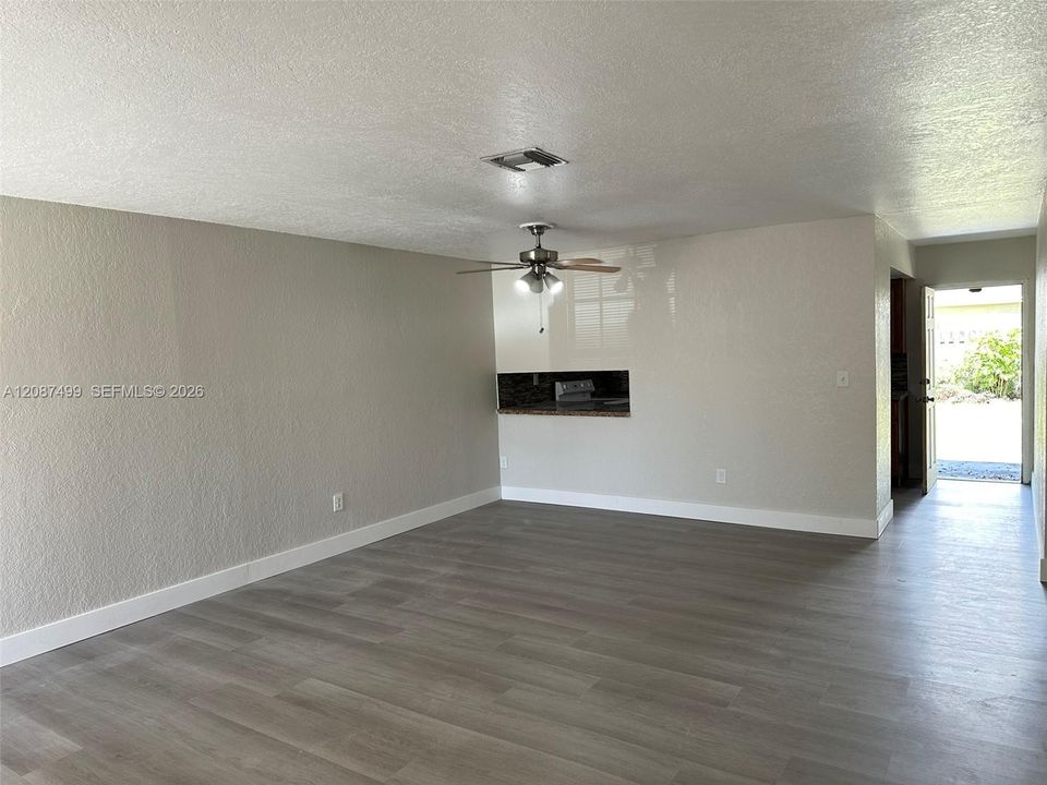 For Rent: $2,800 (4 beds, 2 baths, 1248 Square Feet)