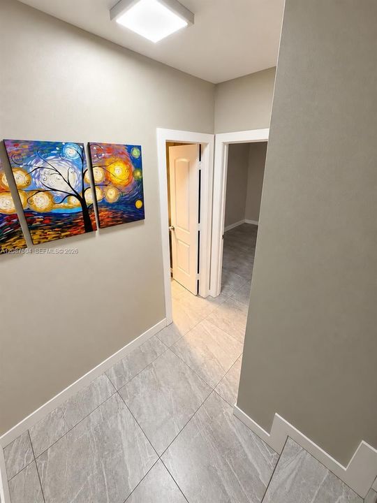 For Sale: $500,000 (2 beds, 2 baths, 1164 Square Feet)