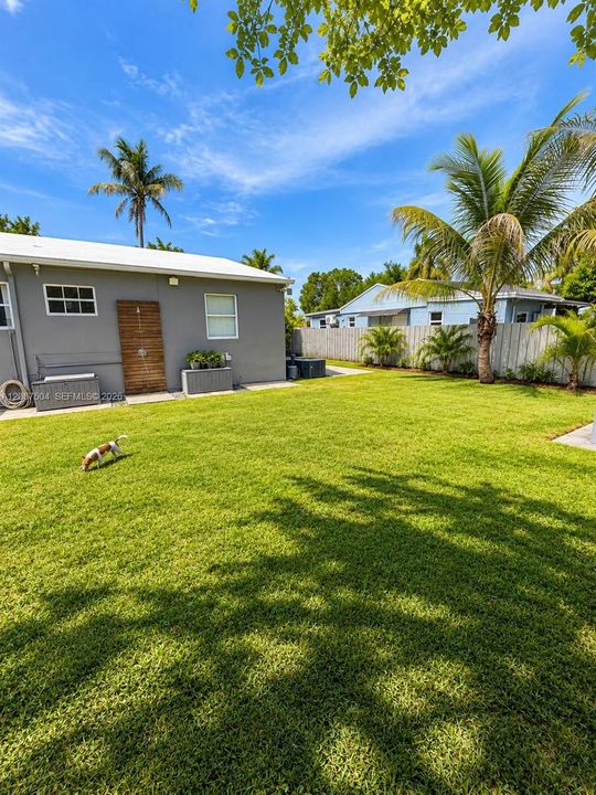 For Sale: $500,000 (2 beds, 2 baths, 1164 Square Feet)
