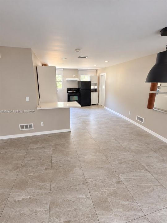 For Sale: $500,000 (2 beds, 2 baths, 1164 Square Feet)