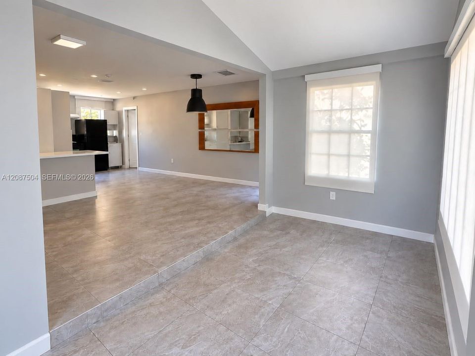 For Sale: $500,000 (2 beds, 2 baths, 1164 Square Feet)