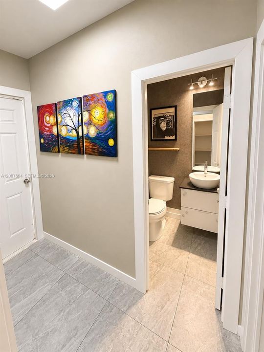 For Sale: $500,000 (2 beds, 2 baths, 1164 Square Feet)