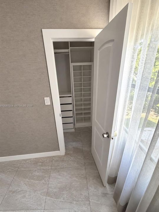 For Sale: $500,000 (2 beds, 2 baths, 1164 Square Feet)