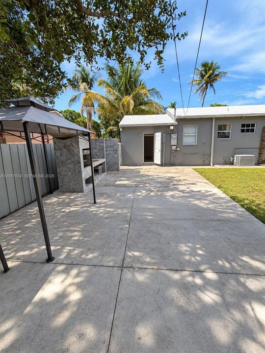 For Sale: $500,000 (2 beds, 2 baths, 1164 Square Feet)
