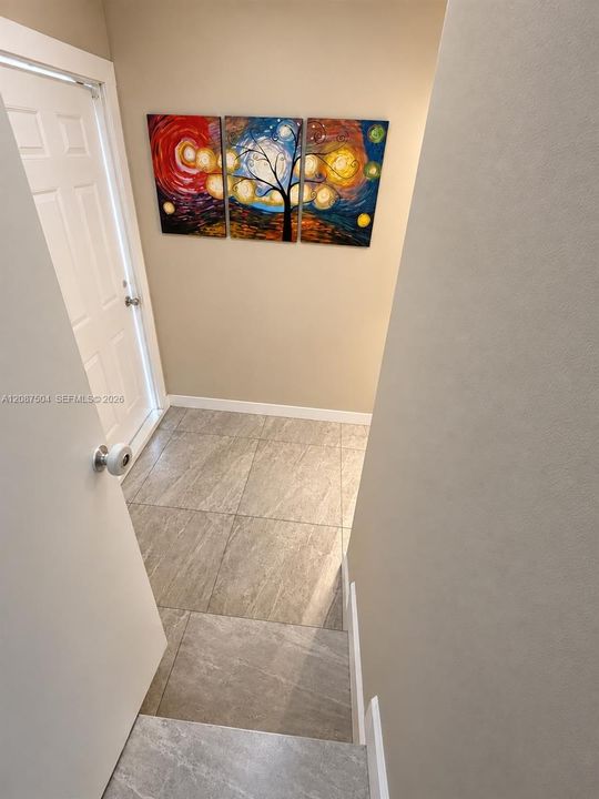 For Sale: $500,000 (2 beds, 2 baths, 1164 Square Feet)