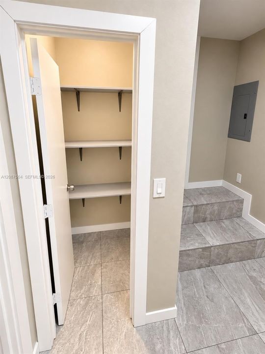 For Sale: $500,000 (2 beds, 2 baths, 1164 Square Feet)