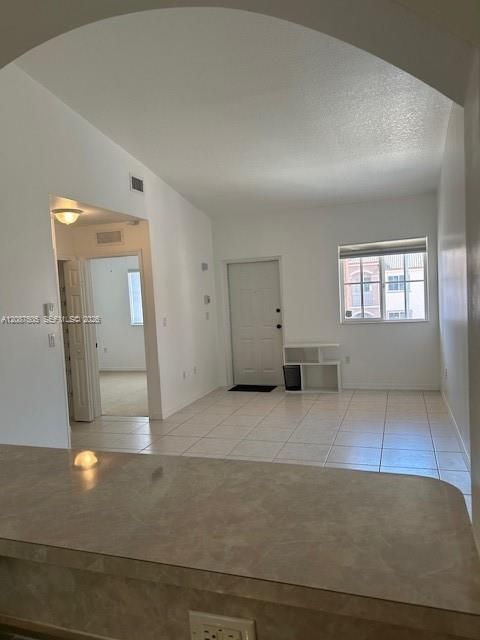 For Sale: $175,000 (2 beds, 2 baths, 815 Square Feet)
