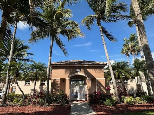 For Sale: $175,000 (2 beds, 2 baths, 815 Square Feet)