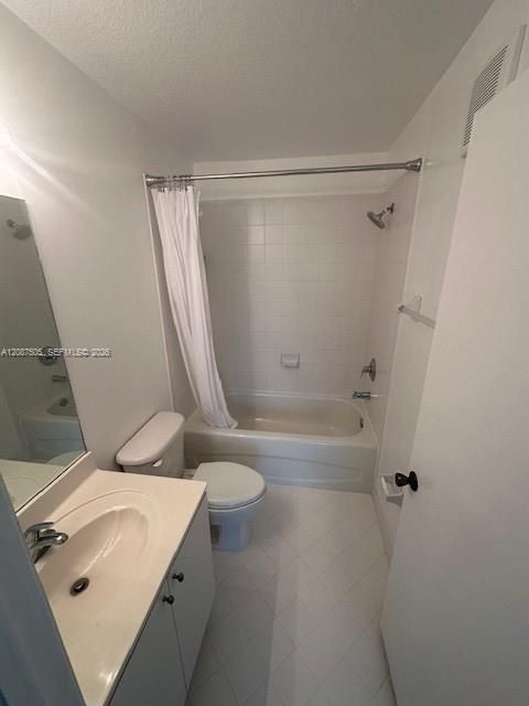 For Sale: $175,000 (2 beds, 2 baths, 815 Square Feet)