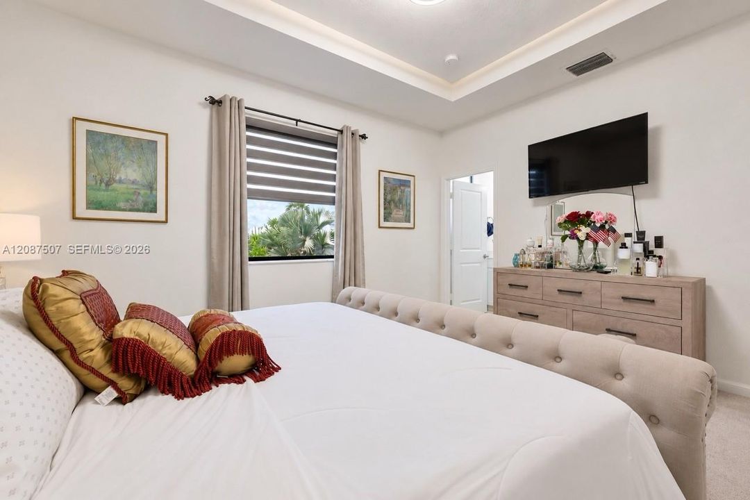 For Rent: $2,800 (3 beds, 2 baths, 1649 Square Feet)