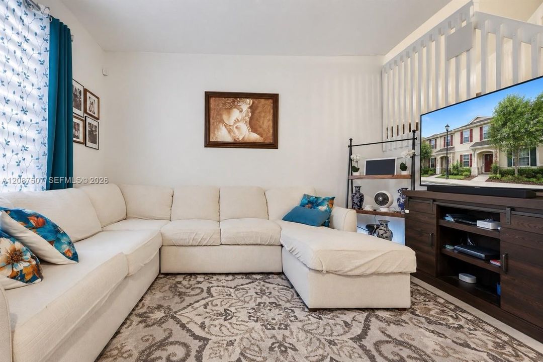 For Rent: $2,800 (3 beds, 2 baths, 1649 Square Feet)