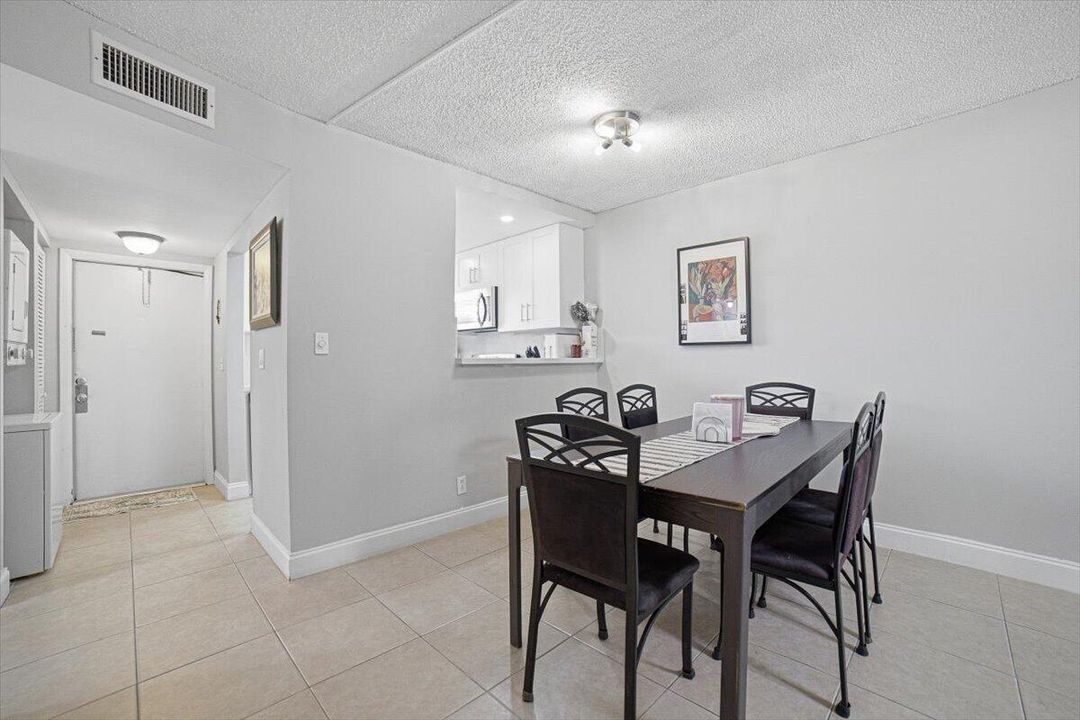 24-Dining Area-C