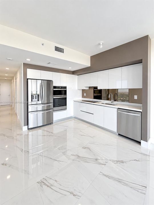 For Rent: $4,000 (1 beds, 1 baths, 0 Square Feet)