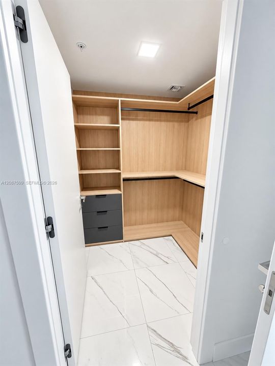 For Rent: $4,000 (1 beds, 1 baths, 0 Square Feet)