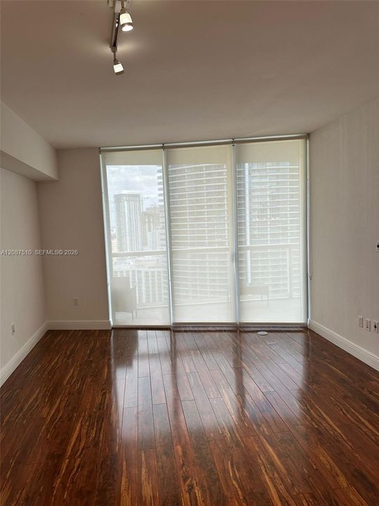 В аренду: $3,295 (1 спален, 1 ванн, 597 Квадратных фут)