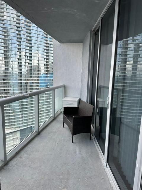 В аренду: $3,295 (1 спален, 1 ванн, 597 Квадратных фут)