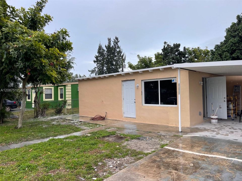 For Rent: $2,500 (3 beds, 2 baths, 1084 Square Feet)
