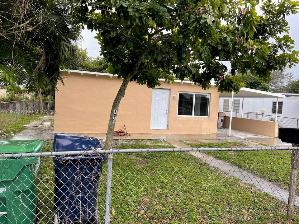 For Rent: $2,500 (3 beds, 2 baths, 1084 Square Feet)
