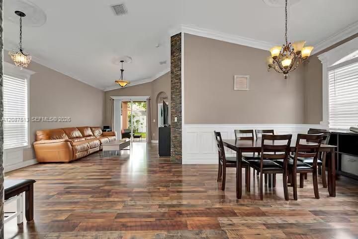 En Venta: $439,900 (3 camas, 2 baños, 1426 Pies cuadrados)