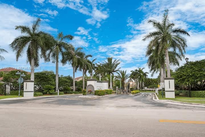 En Venta: $439,900 (3 camas, 2 baños, 1426 Pies cuadrados)