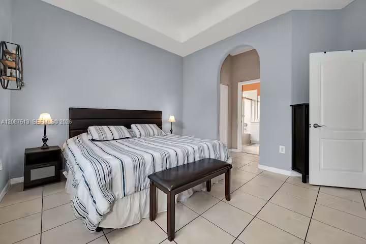 En Venta: $439,900 (3 camas, 2 baños, 1426 Pies cuadrados)
