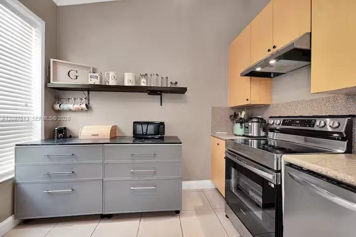 En Venta: $439,900 (3 camas, 2 baños, 1426 Pies cuadrados)