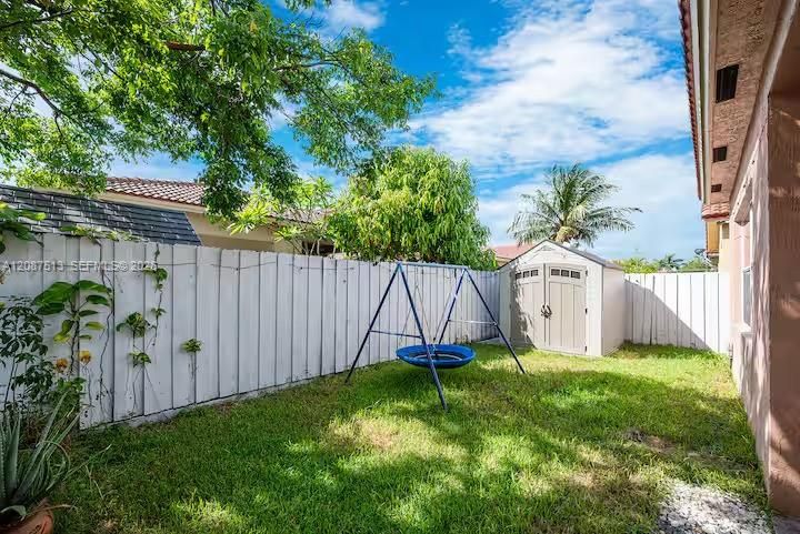 En Venta: $439,900 (3 camas, 2 baños, 1426 Pies cuadrados)