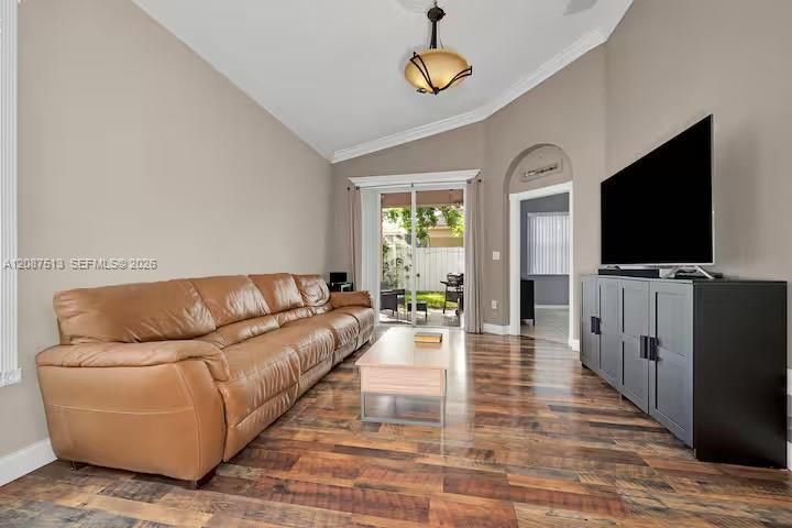 En Venta: $439,900 (3 camas, 2 baños, 1426 Pies cuadrados)