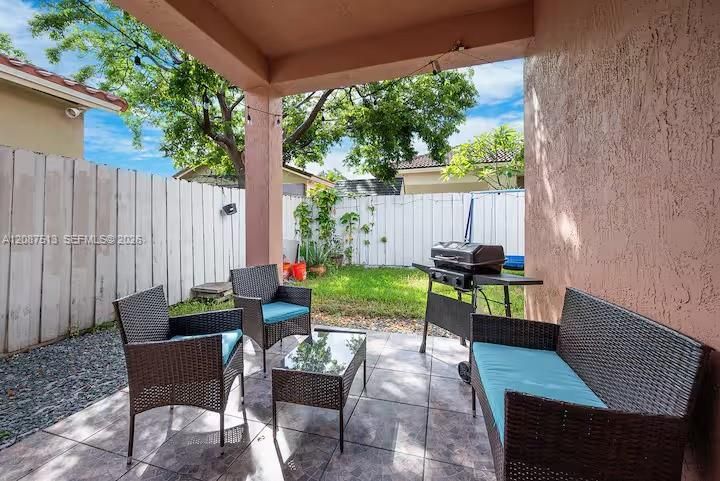 En Venta: $439,900 (3 camas, 2 baños, 1426 Pies cuadrados)
