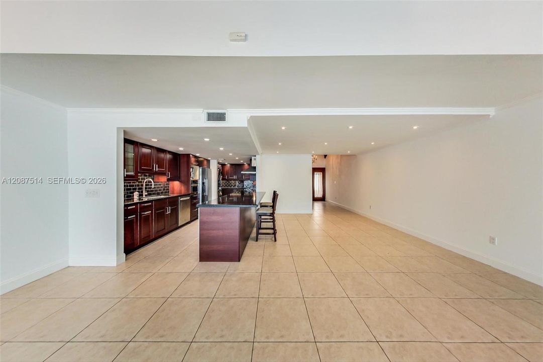 For Rent: $4,500 (3 beds, 3 baths, 2019 Square Feet)