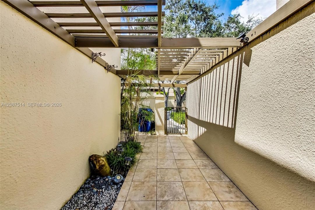 For Rent: $4,500 (3 beds, 3 baths, 2019 Square Feet)