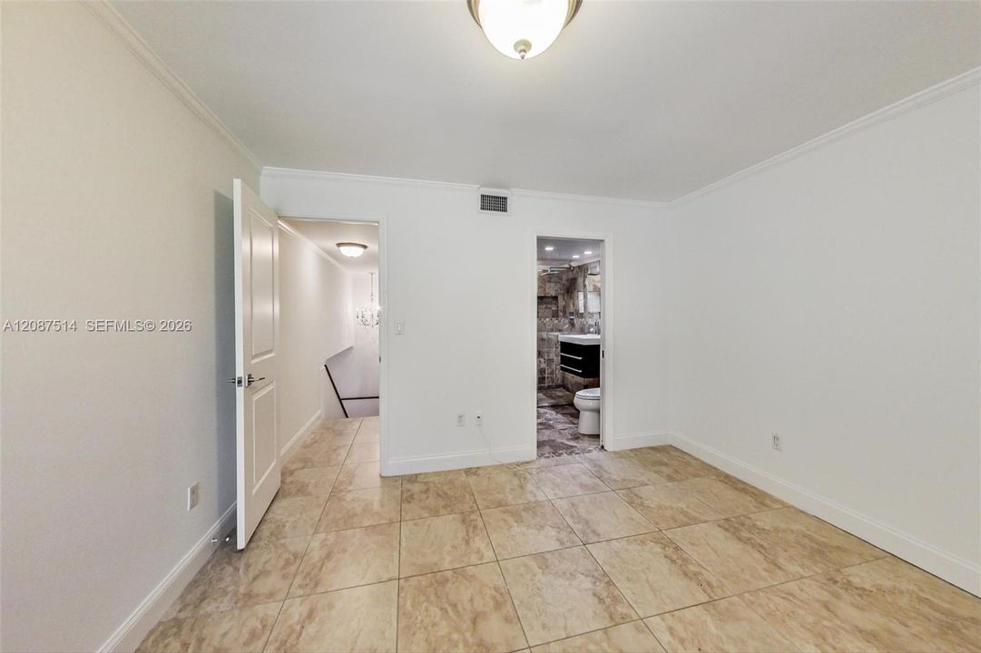 For Rent: $4,500 (3 beds, 3 baths, 2019 Square Feet)