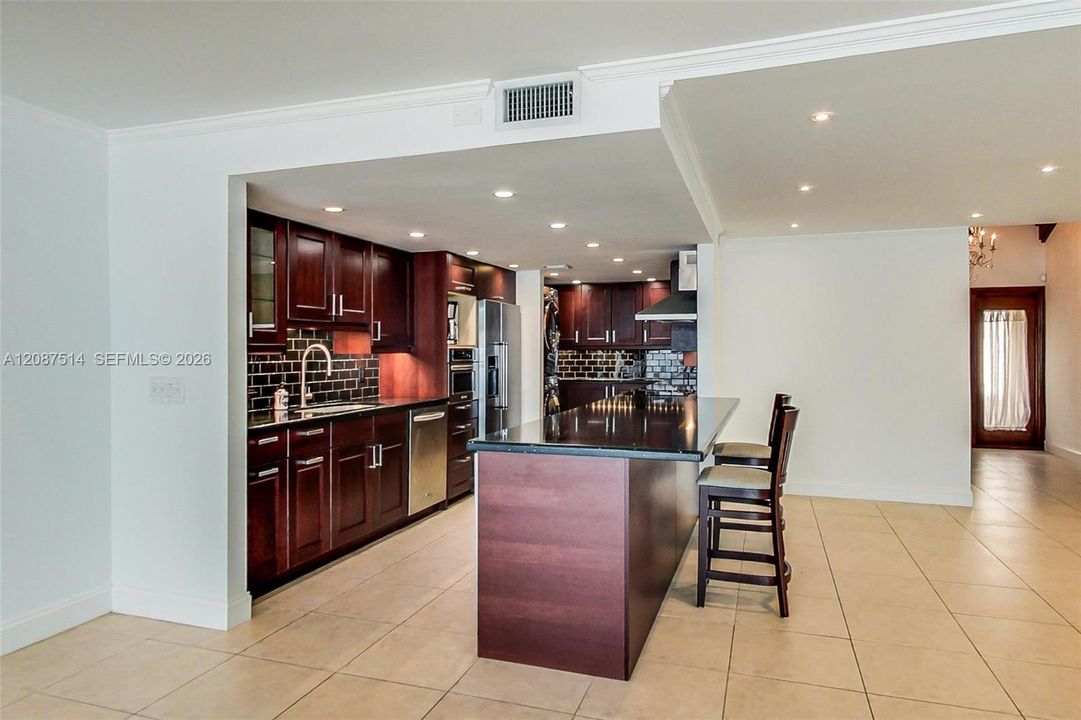 For Rent: $4,500 (3 beds, 3 baths, 2019 Square Feet)