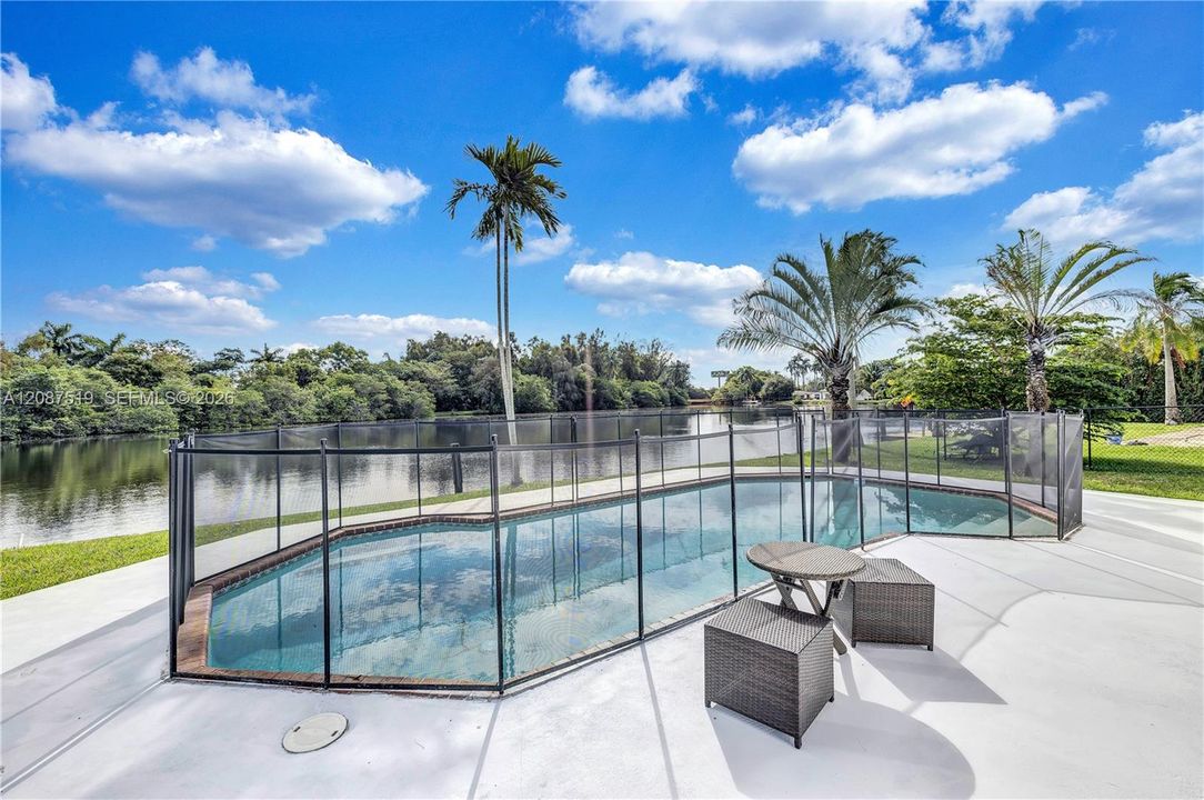 For Sale: $899,995 (3 beds, 3 baths, 1606 Square Feet)