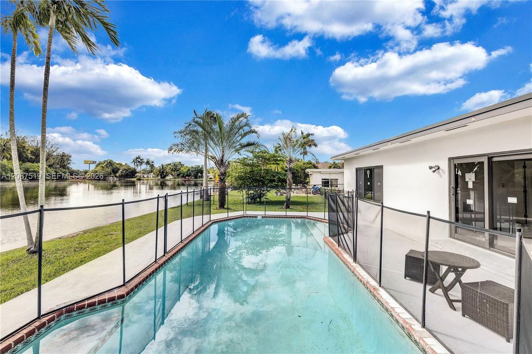 For Sale: $899,995 (3 beds, 3 baths, 1606 Square Feet)
