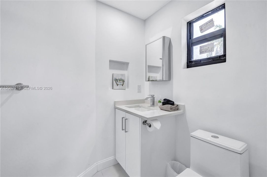 For Sale: $899,995 (3 beds, 3 baths, 1606 Square Feet)