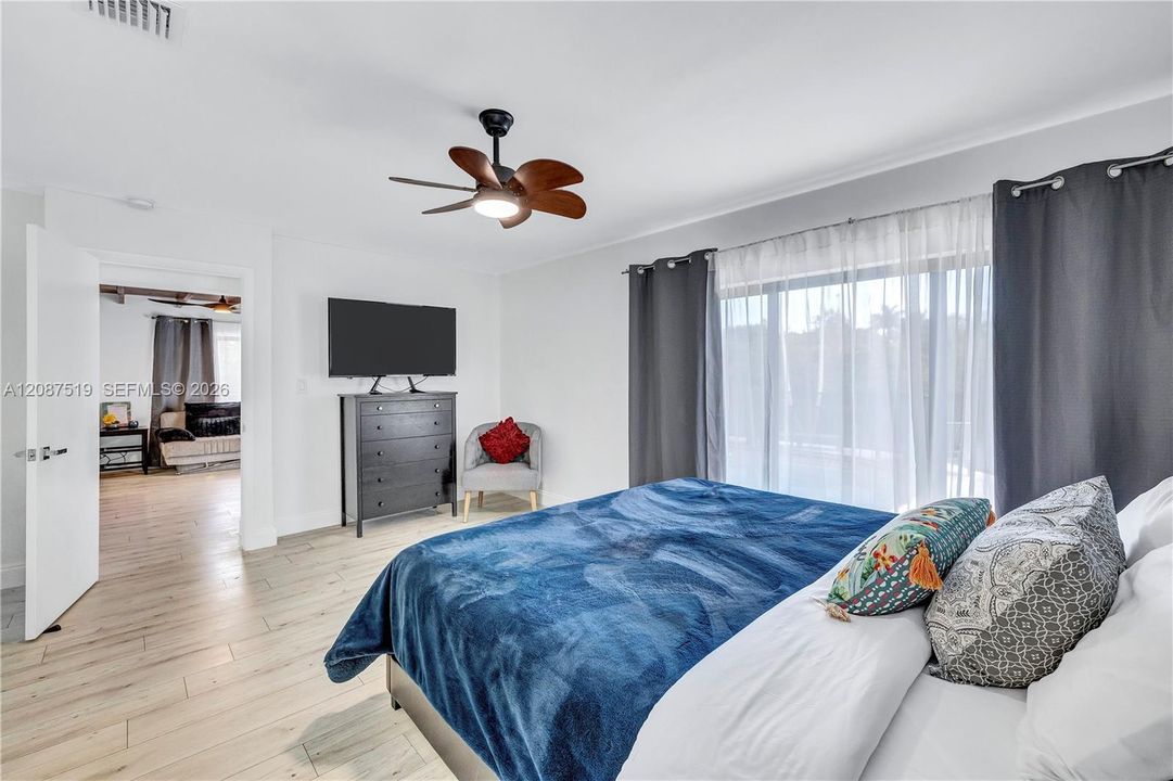 For Sale: $899,995 (3 beds, 3 baths, 1606 Square Feet)