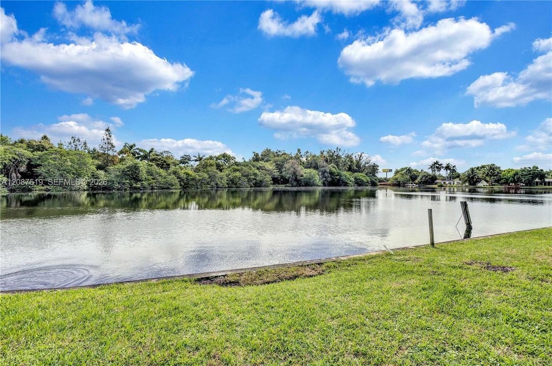 For Sale: $899,995 (3 beds, 3 baths, 1606 Square Feet)