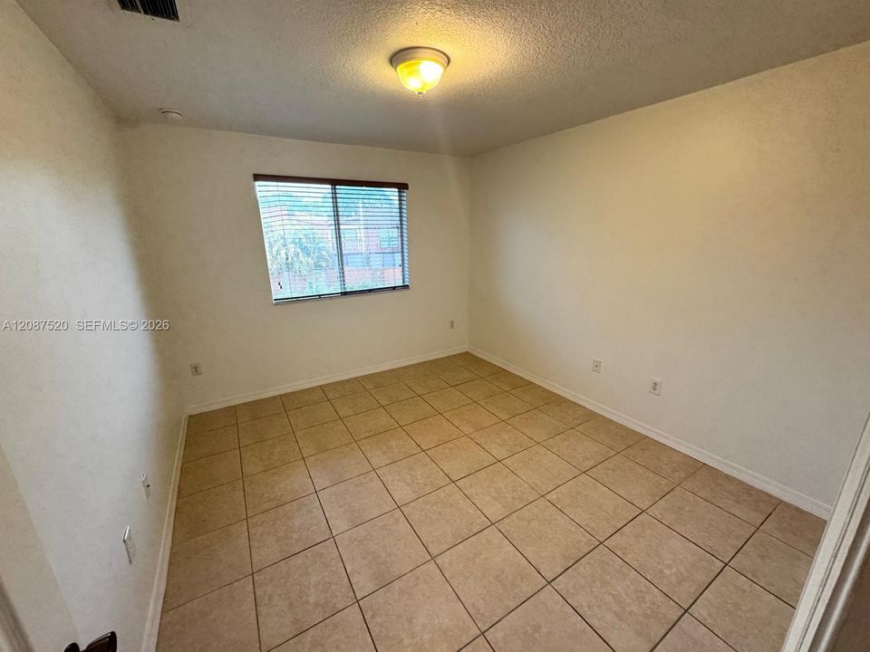 For Rent: $2,500 (3 beds, 2 baths, 1130 Square Feet)